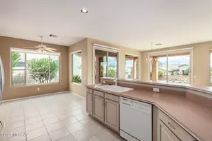 4673 S Golden Arrow Dr, Green Valley, AZ 85622 - Photo 9