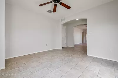 11838 W Thomas Arron Drive, Marana, AZ 85653 - Photo 9