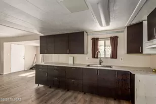 1111 E Limberlost Dr, Tucson, AZ 85719 - Photo 11