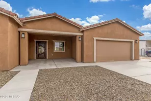 12636 N Hendricks Dr, Marana, AZ 85653 - Photo 3