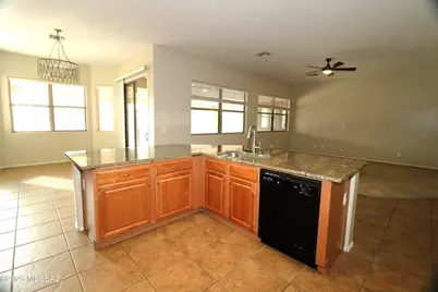 8222 N Sombrero Point Drive, Tucson, AZ 85743 - Photo 7