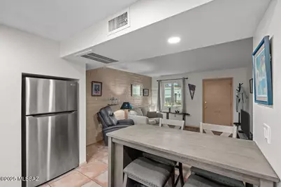 136 W Camino Alameda #B, Green Valley, AZ 85614 - Photo 9