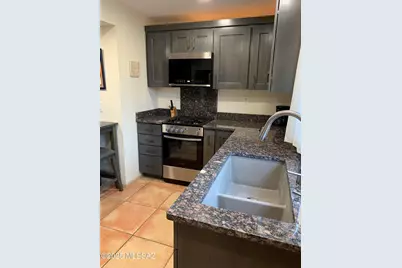 136 W Camino Alameda #B, Green Valley, AZ 85614 - Photo 11