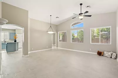 282 W Brinkley Springs Drive, Oro Valley, AZ 85755 - Photo 7