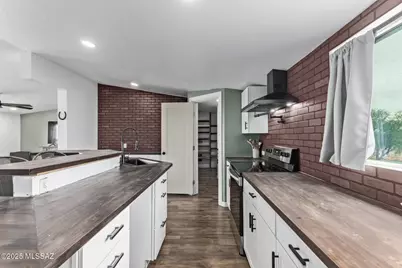 12675 W Snyder Hill Road, Tucson, AZ 85735 - Photo 15