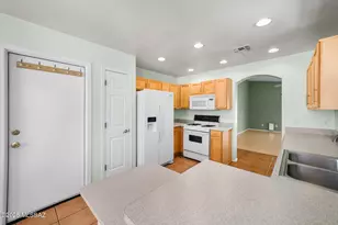 2119 W Painted Sunset Cir, Tucson, AZ 85745 - Photo 11