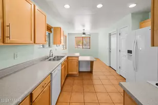 2119 W Painted Sunset Cir, Tucson, AZ 85745 - Photo 7