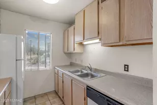 814 S Langley Ave, Tucson, AZ 85710 - Photo 11
