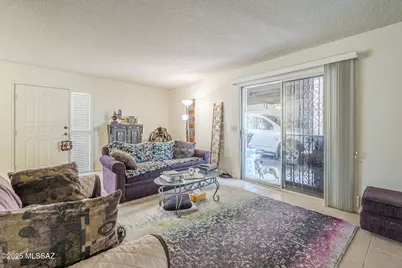 3032 S Sierra Villas Drive, Tucson, AZ 85713 - Photo 9