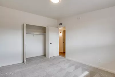 9054 E 25th Street, Tucson, AZ 85710 - Photo 17