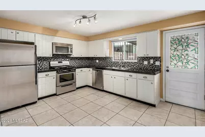 4386 E Fort Lowell Road, Tucson, AZ 85712 - Photo 9