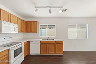 6939 S Creek Run Ave, Tucson, AZ 85756 - Photo 9