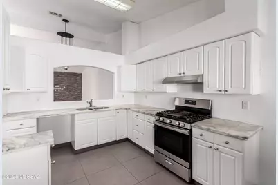 329 W Santa Barbara Street, Nogales, AZ 85621 - Photo 9