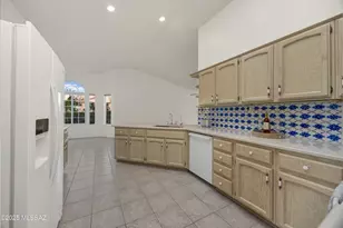 37543 S Mountain Sage Dr, Tucson, AZ 85739 - Photo 13