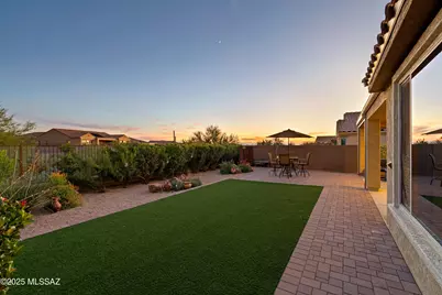 6827 W Cliff Spring Trail, Marana, AZ 85658 - Photo 25
