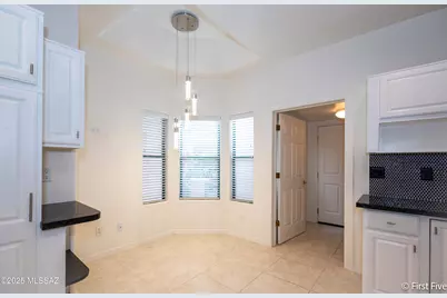 6082 N Running Deer Circle, Tucson, AZ 85750 - Photo 9