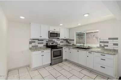 2429 E Cameron Vista, Tucson, AZ 85713 - Photo 13