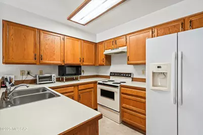 5557 N Sapphire Drive, Tucson, AZ 85750 - Photo 11