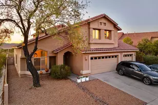 7975 N Higgins Feather Dr, Tucson, AZ 85743 - Photo 1