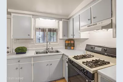 2001 S 3rd Avenue, Tucson, AZ 85713 - Photo 11