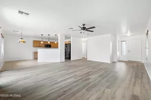 519 W Cedar Chase Dr, Green Valley, AZ 85614 - Photo 9