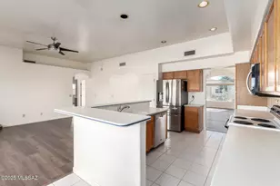 6697 N Shadow Run Dr, Tucson, AZ 85704 - Photo 11