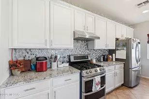 609 S Charles L Mckay Pl, Vail, AZ 85641 - Photo 5