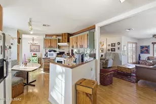 12625 W Cactus Ridge Dr, Tucson, AZ 85735 - Photo 11