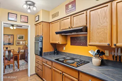 1381 W Calle Mendoza, Green Valley, AZ 85622 - Photo 11