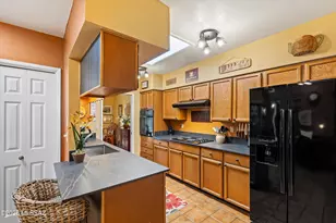 1381 W Calle Mendoza, Green Valley, AZ 85622 - Photo 9