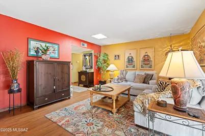 1381 W Calle Mendoza, Green Valley, AZ 85622 - Photo 15