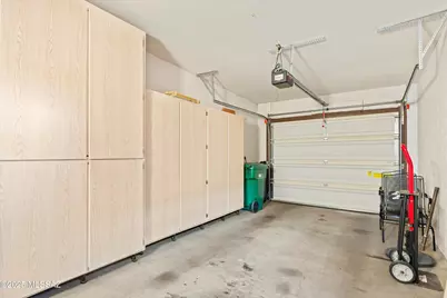 1381 W Calle Mendoza, Green Valley, AZ 85622 - Photo 27