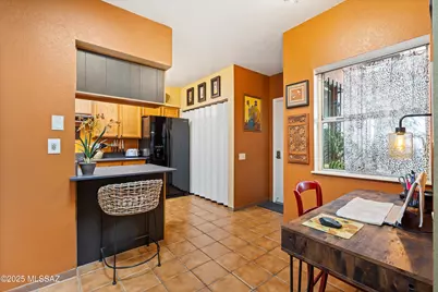 1381 W Calle Mendoza, Green Valley, AZ 85622 - Photo 7