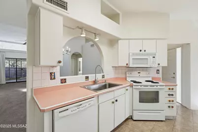 988 W Calle De Emilia, Green Valley, AZ 85614 - Photo 9