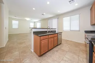 10478 S Cutting Horse Dr, Vail, AZ 85641 - Photo 11