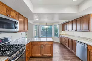 10317 N Mineral Spring Ln, Oro Valley, AZ 85737 - Photo 19