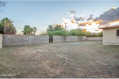 7026 E Calle Ileo, Tucson, AZ 85710 - Photo 23