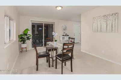 7026 E Calle Ileo, Tucson, AZ 85710 - Photo 7