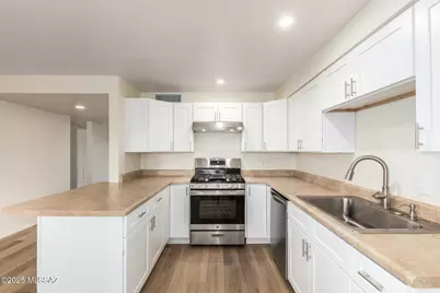 820 W Hawaii Drive, Tucson, AZ 85706 - Photo 9