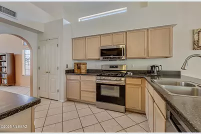 9831 N Western Fork Trail, Tucson, AZ 85742 - Photo 9