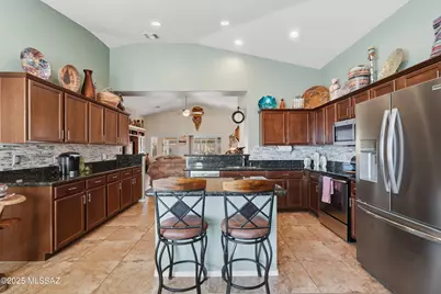 1271 N Via Alamos, Green Valley, AZ 85614 - Photo 9