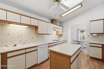 150 W Rosa Drive, Green Valley, AZ 85614 - Photo 9