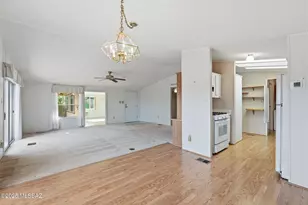 155 W Pinon Dr, Green Valley, AZ 85614 - Photo 5