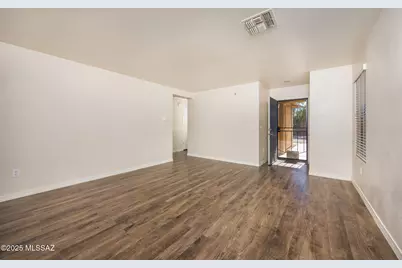 8296 W Redshank Drive, Tucson, AZ 85757 - Photo 9