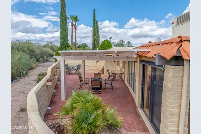 1101 W Circulo Del Norte, Green Valley, AZ 85614 - Photo 7