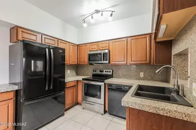 1810 E Blacklidge Drive #417, Tucson, AZ 85719 - Photo 5