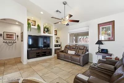 656 W Shadow Wood Street, Green Valley, AZ 85614 - Photo 9