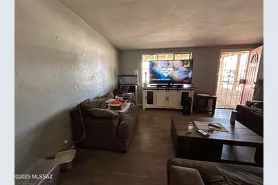 5240 E 28th Street, Tucson, AZ 85711 - Photo 9