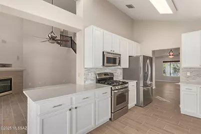 10706 N Sand Canyon Place, Oro Valley, AZ 85737 - Photo 9