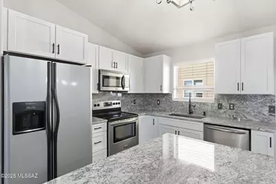 8373 S Egyptian Drive, Tucson, AZ 85747 - Photo 11